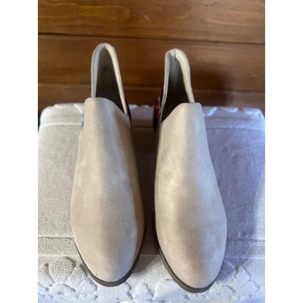 Wild G  Aztec Geometric Ankle Boots Low Cut Dress Bootie Slip Ons Beige Sz 8.5 N